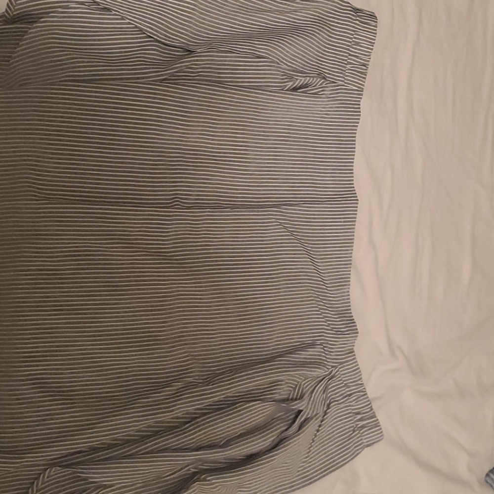 Clothing - Picture 3 of 4